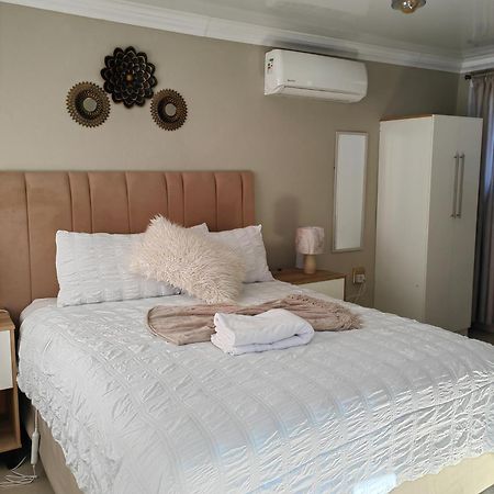 Back Of The Moon Guesthouse Kuruman Buitenkant foto