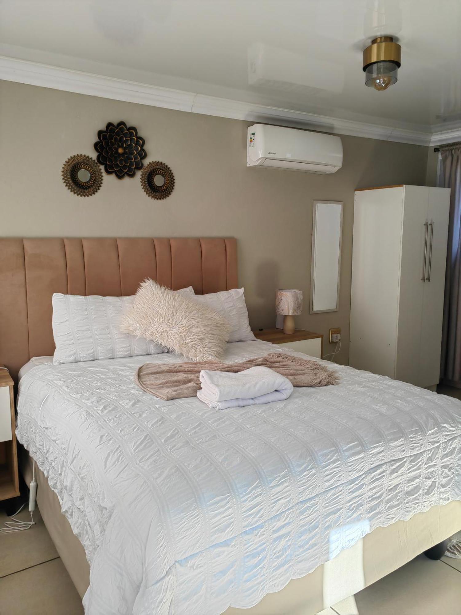 Back Of The Moon Guesthouse Kuruman Buitenkant foto